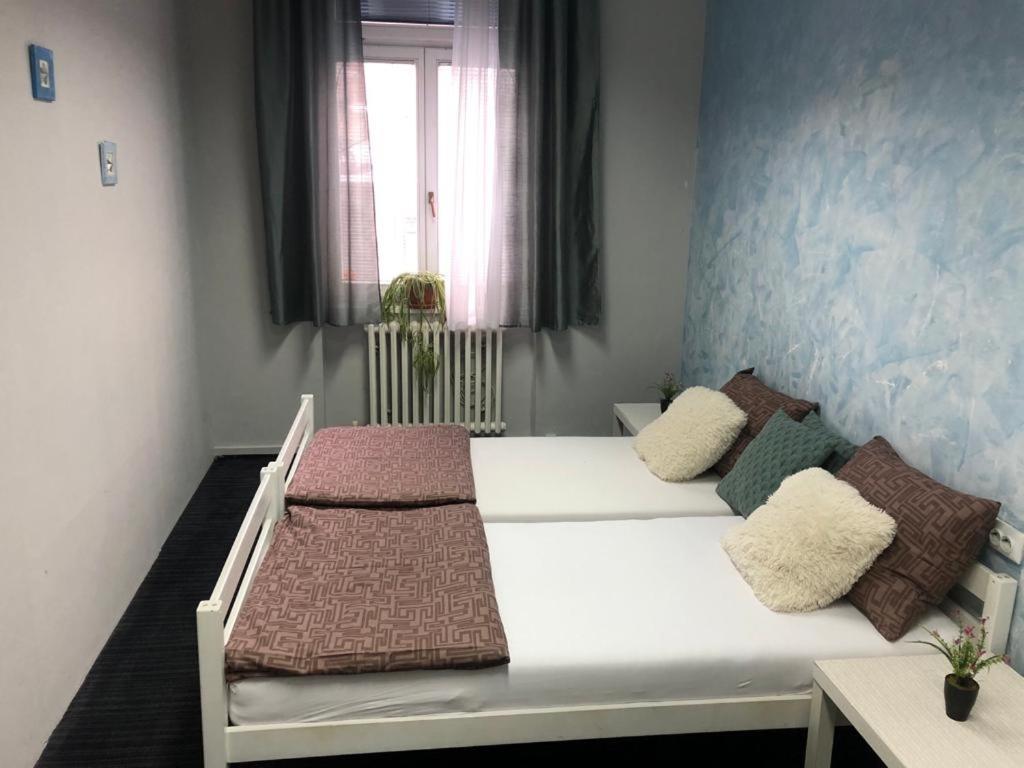 Spacious Tuzlaks Apartments Sarajevo Ferhadija Eksteriør billede