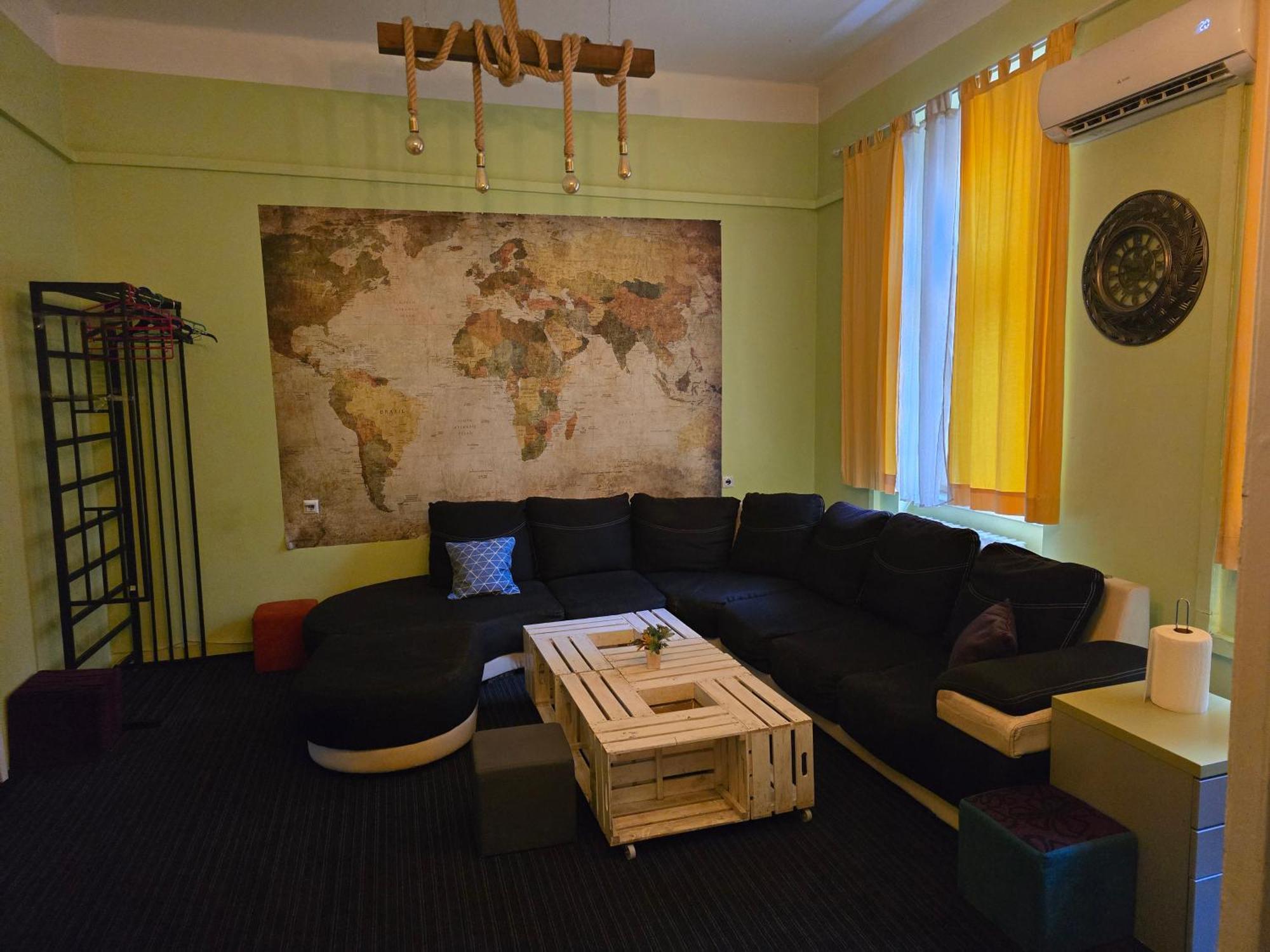 Spacious Tuzlaks Apartments Sarajevo Ferhadija Eksteriør billede